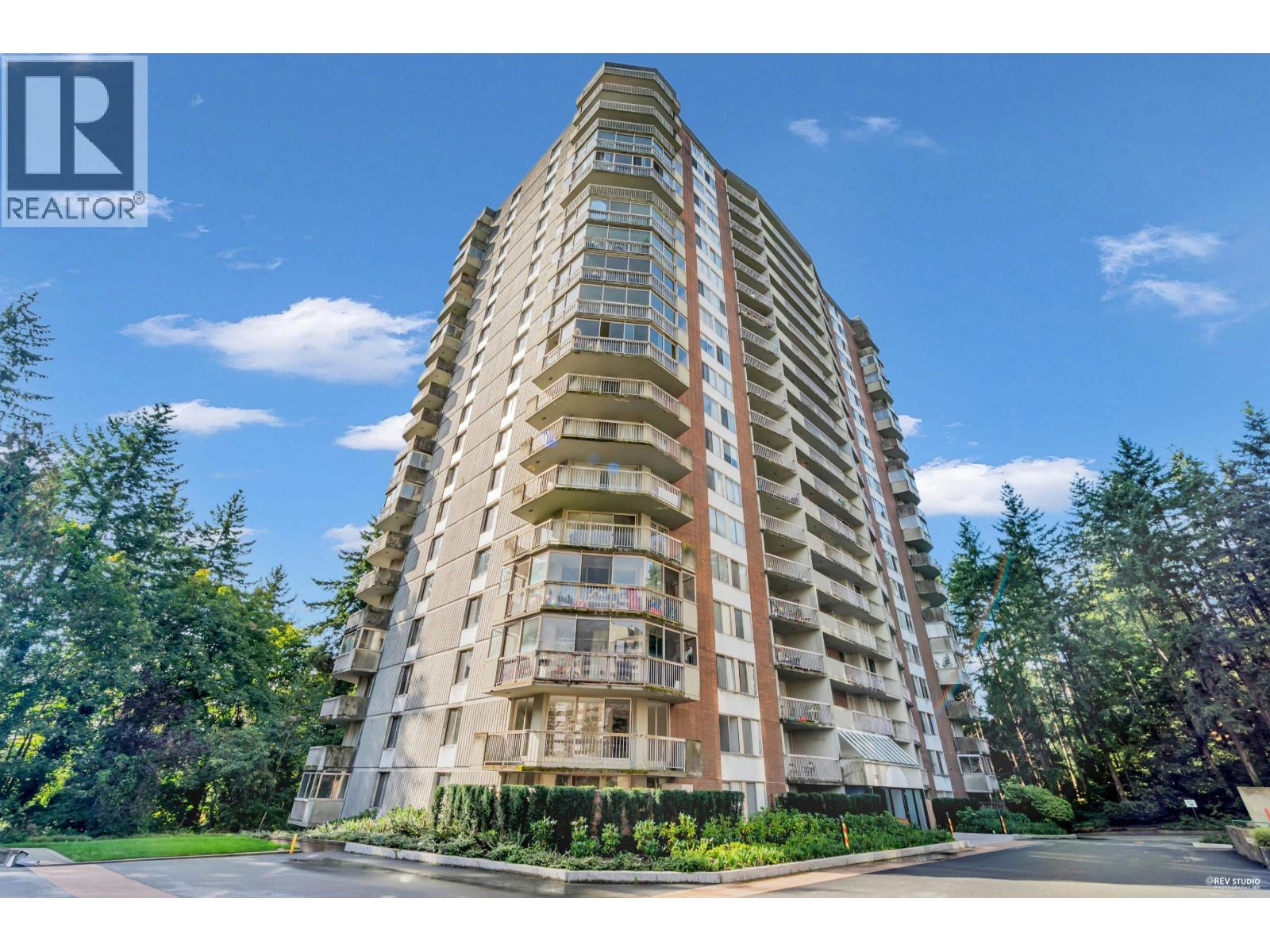 2024 Fullerton Avenue Unit 809, North Vancouver, BC V7P 3G4