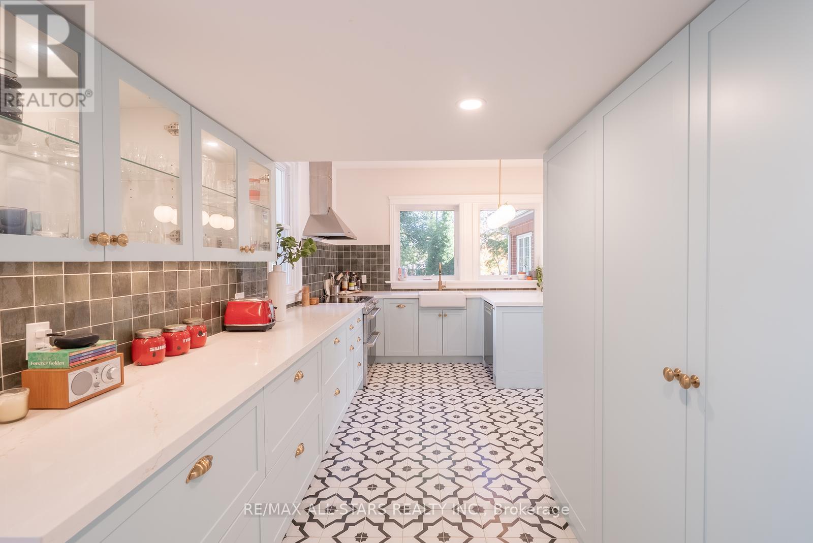 87 Church St N, Whitchurch-Stouffville, ON L4A 1E3