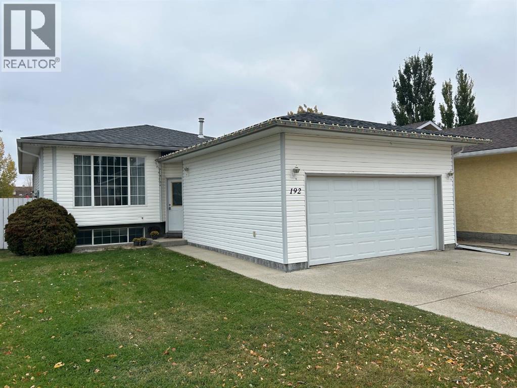 192 Mt Rundle Rd W, Lethbridge, AB T1K 7E9