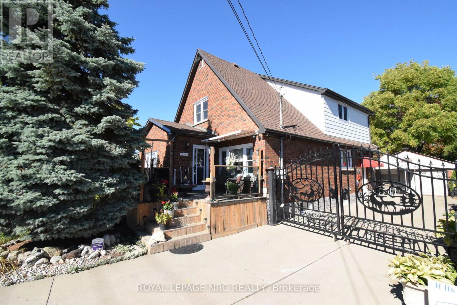 5367 Kitchener St, Niagara Falls Clifton Hill, ON L2G 1B6