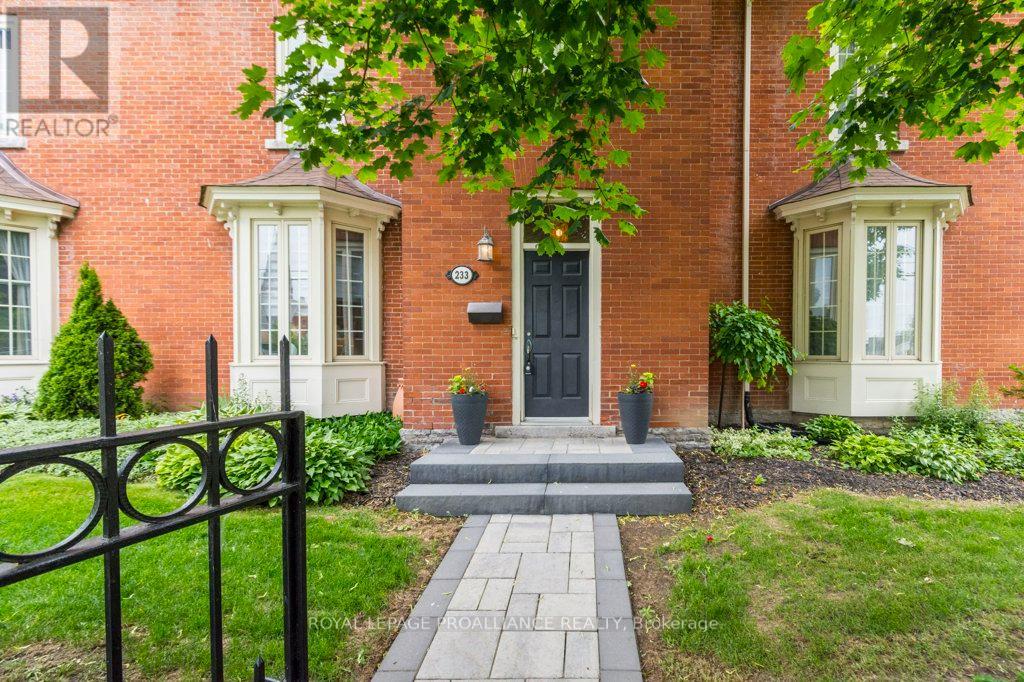 5 233 John St, Belleville Belleville Ward, ON K8N 3G2