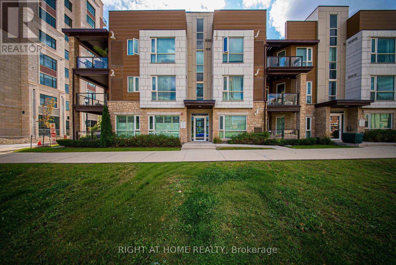 311 2370 Khalsa Gate, Oakville, ON L6M 1P5