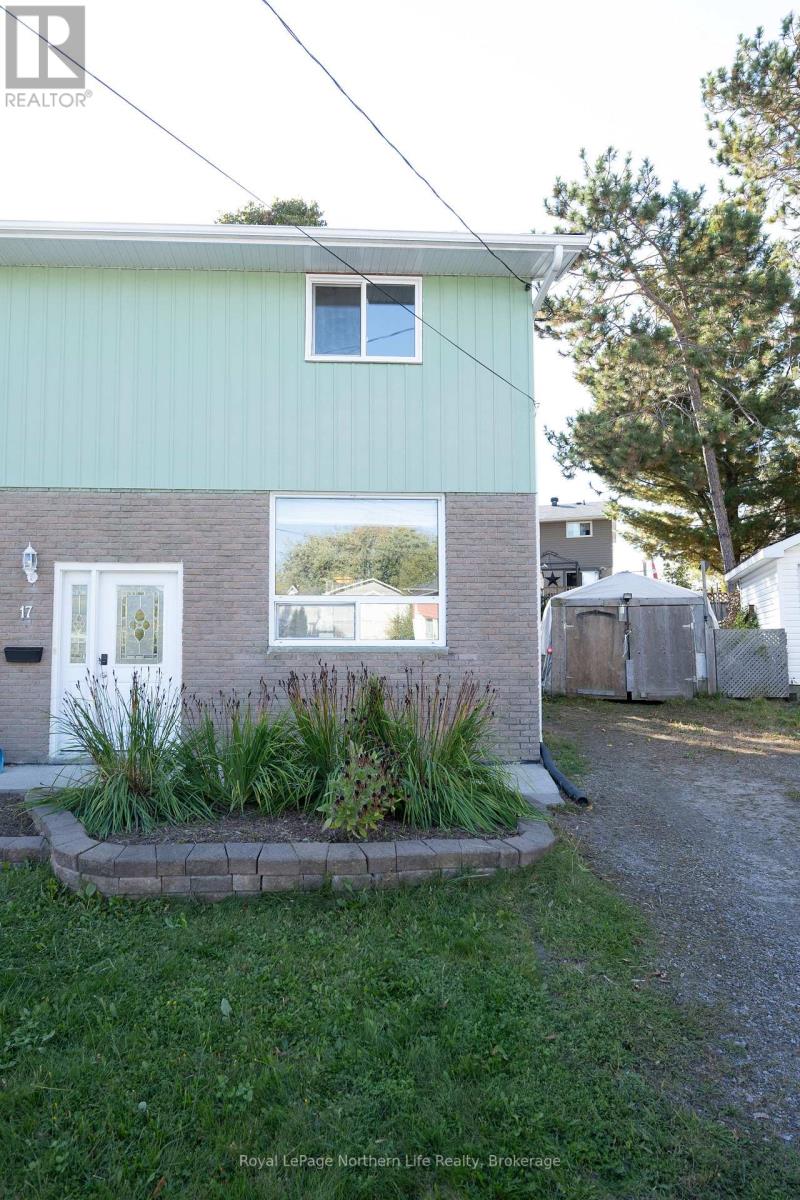 17 Arthur Ct, North Bay, ON P1A 3K2