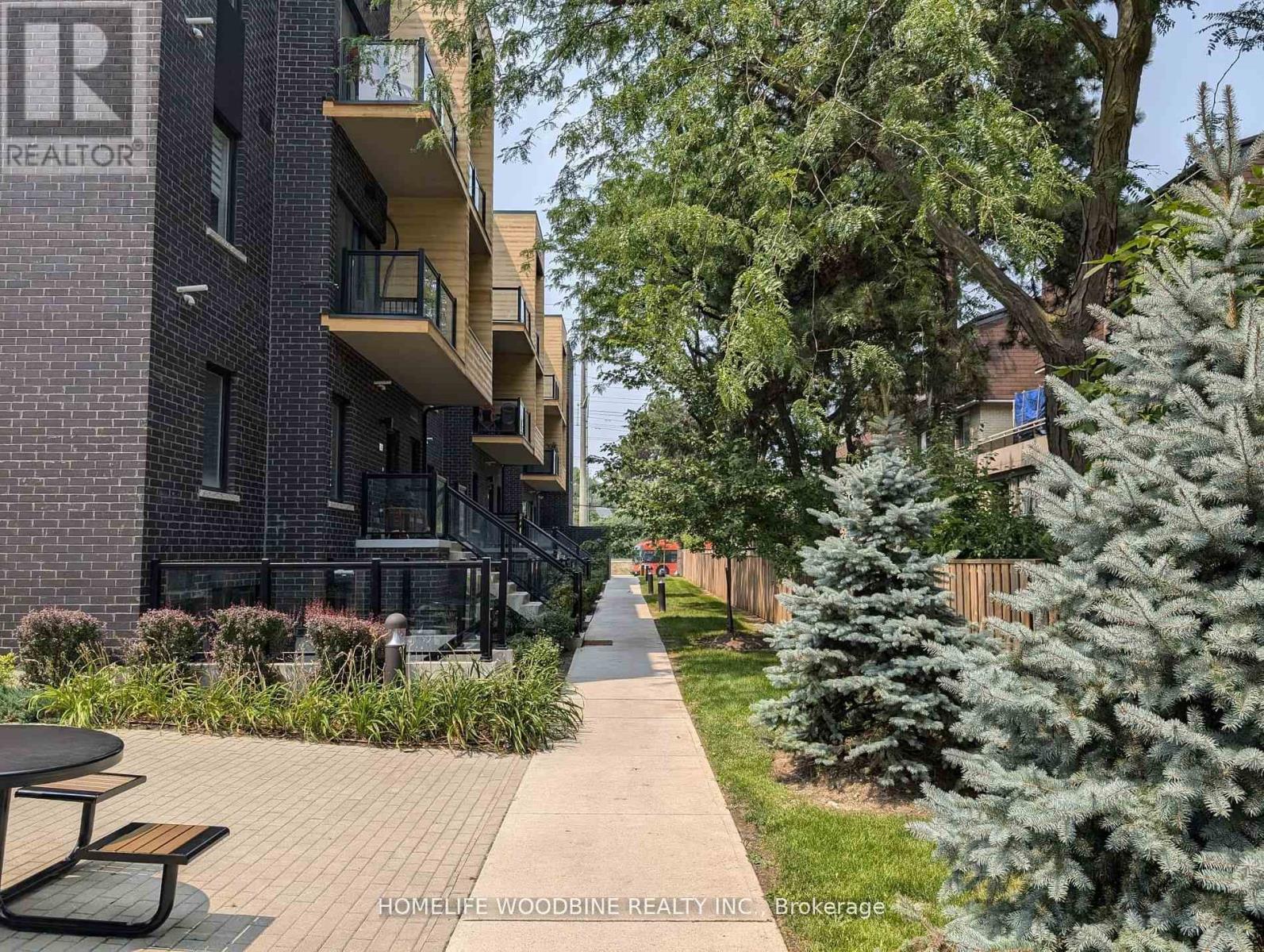 121 1145 Journeyman Ln, Mississauga, ON L5J 0B5