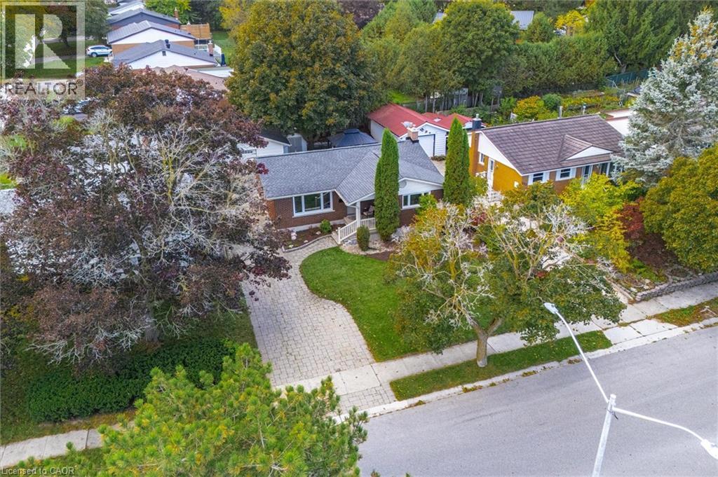 521 Glen Forrest Blvd, Waterloo, ON N2L 4H9