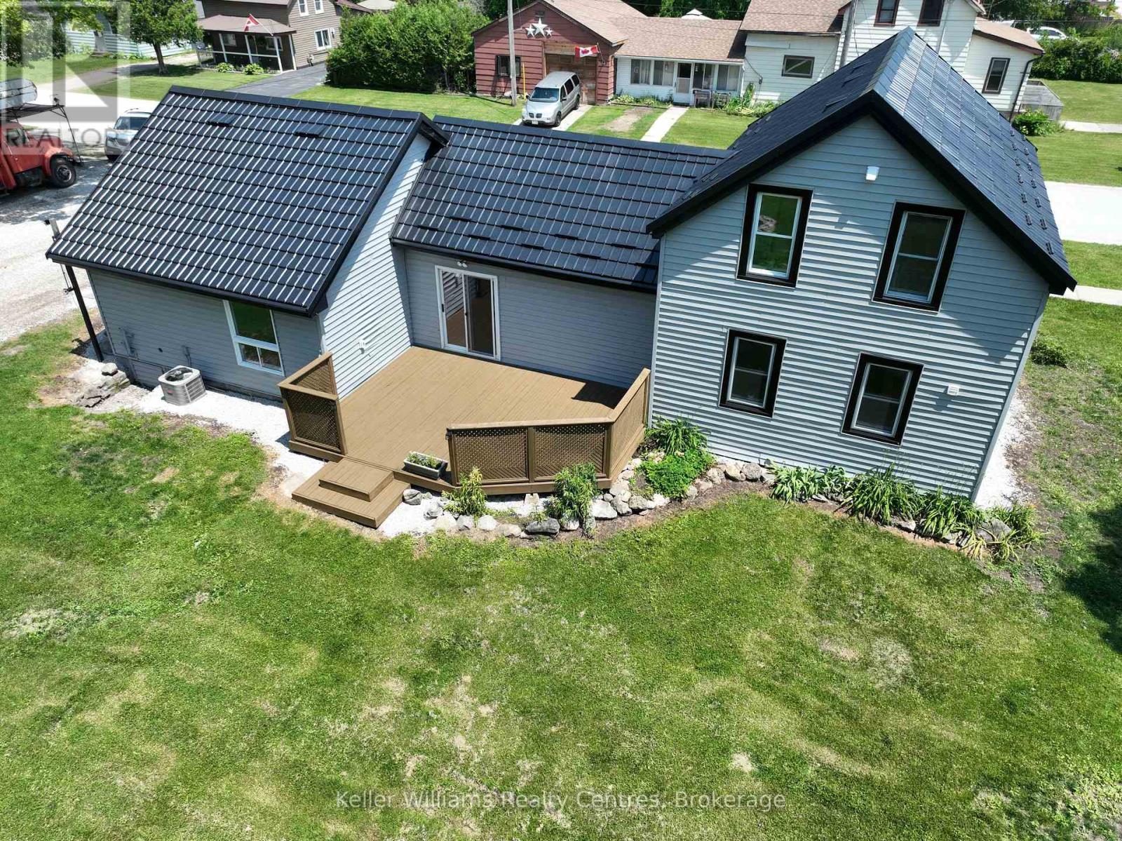 52 Queen St W, South Bruce Peninsula, ON N0H 1P0