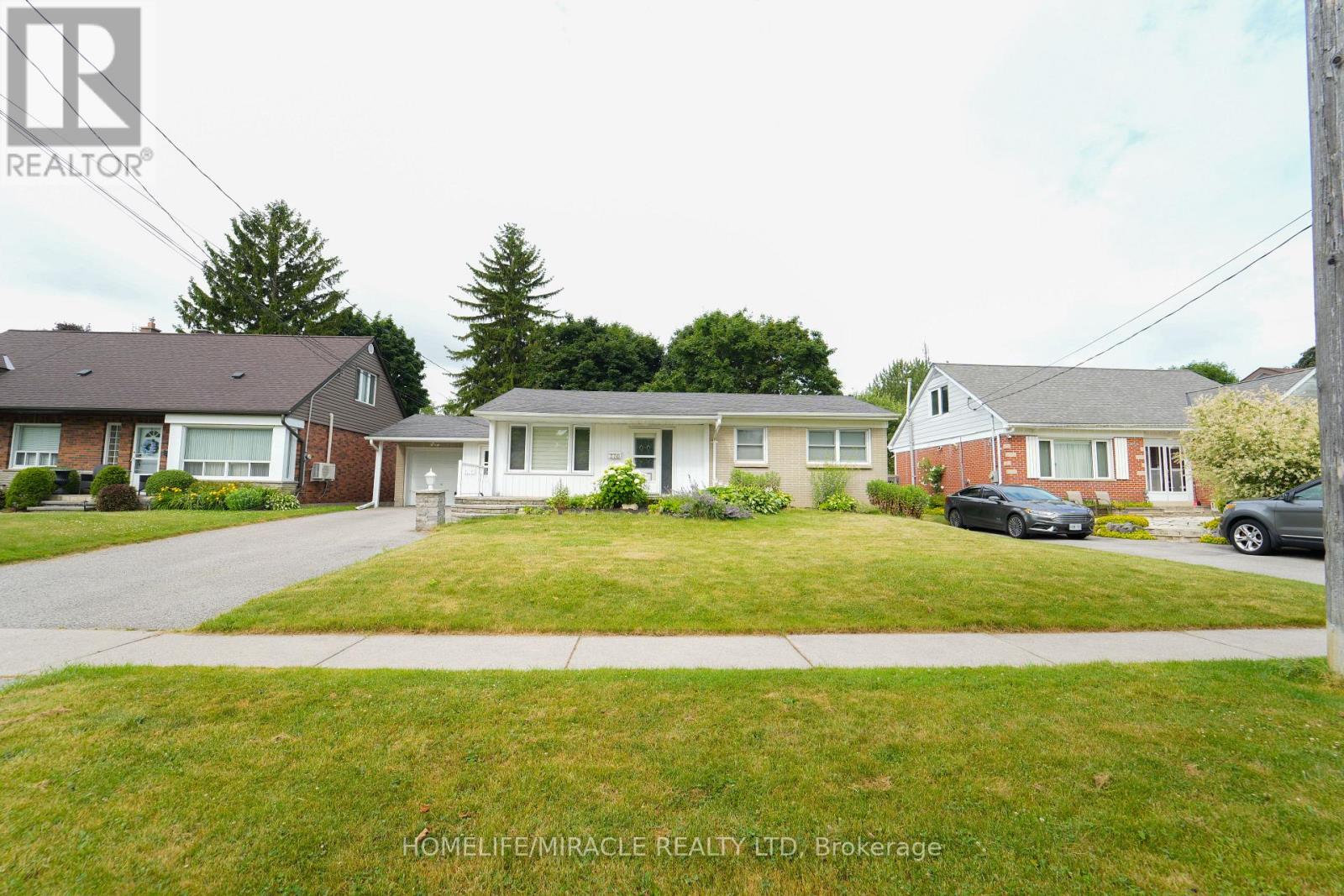 776 Grierson St, Oshawa, ON L1G 5J7