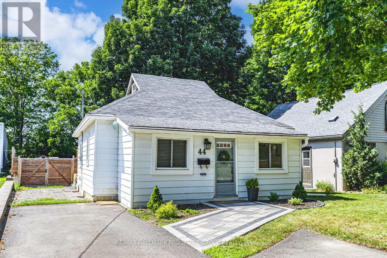 44 Adelaide St, Barrie, ON L4N 3T5