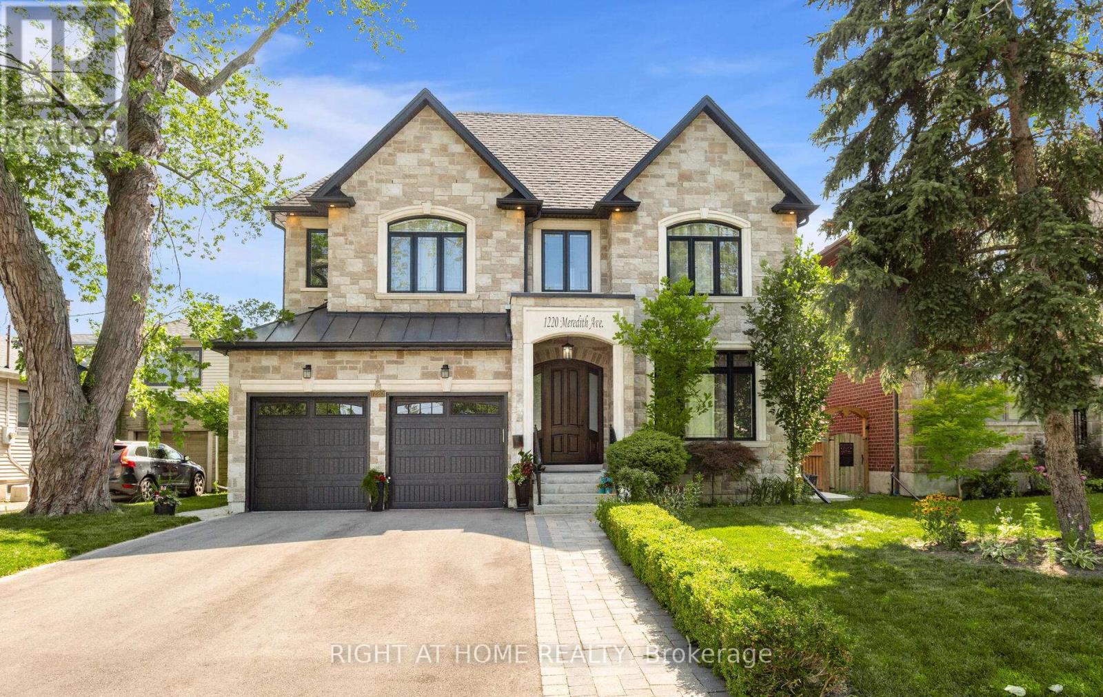1220 Meredith Ave, Mississauga, ON L5E 2E3