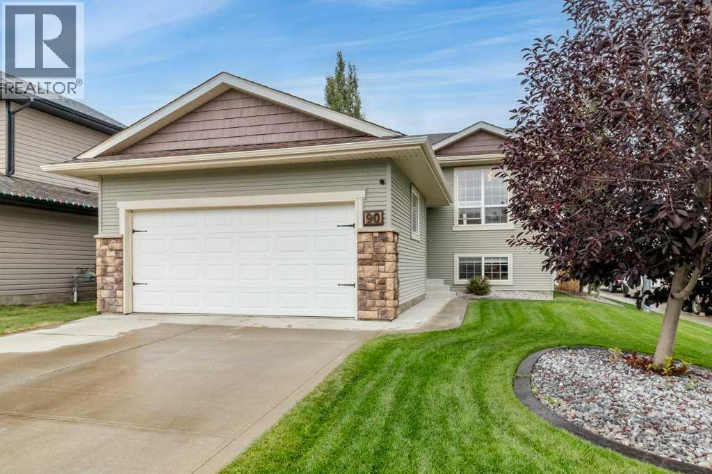 90 Larsen Cres, Red Deer, AB T4R 0J1