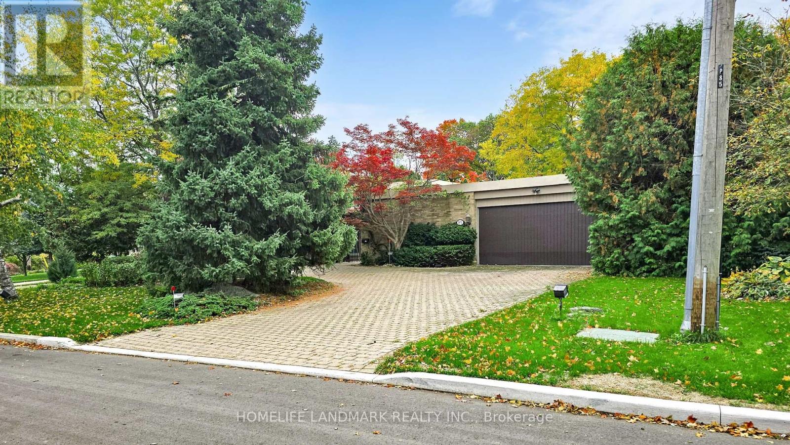 85 Forest Grove Dr, Toronto, ON M2K 1Z4