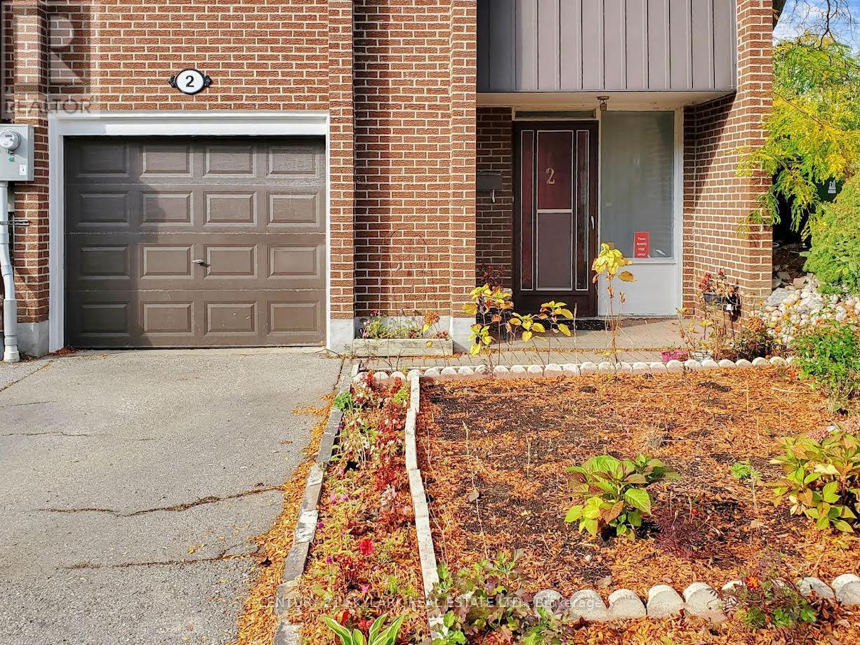 2 Dove Hawk Way, Toronto, ON M2R 3M2