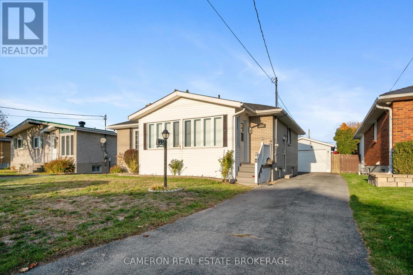 1337 Julie St, Cornwall, ON K6H 3M1