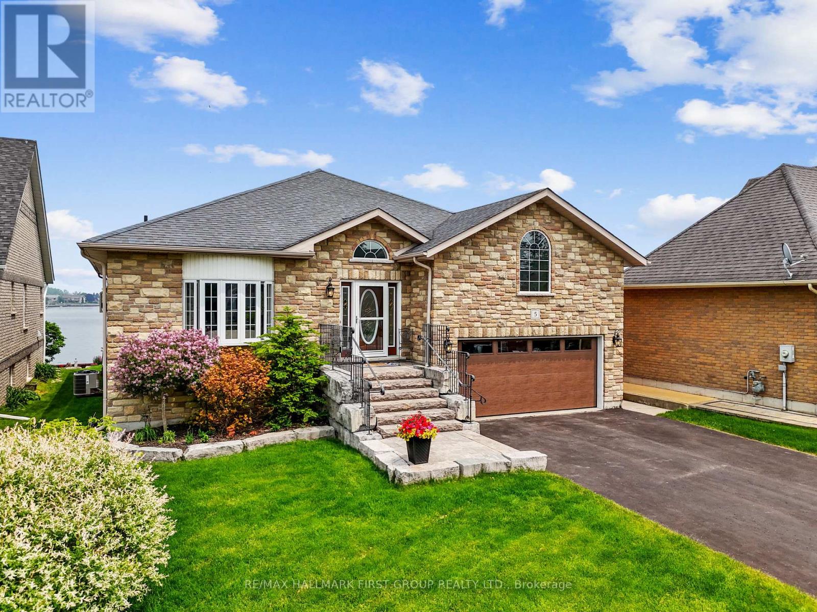 5 Edgewater Dr, Brighton, ON K0K 1H0