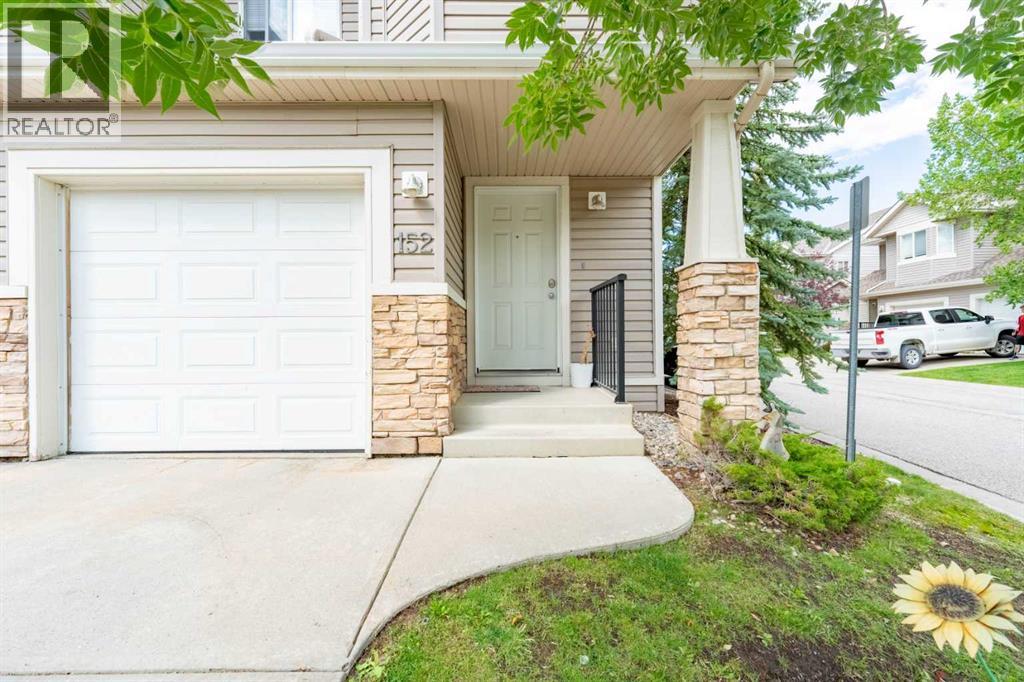 152 Royal Oak Gdns NW, Calgary, AB T3G 5S5
