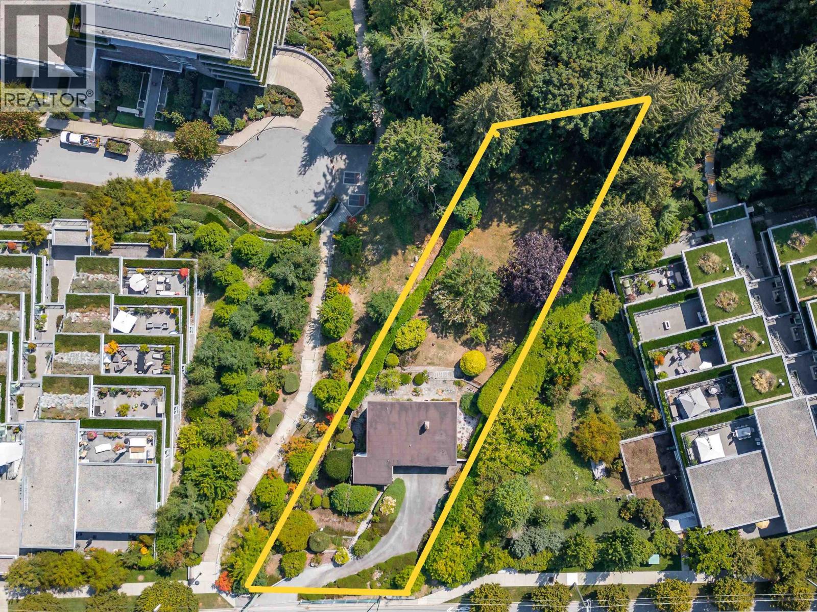 940 Keith Rd, West Vancouver, BC V7T 1M3