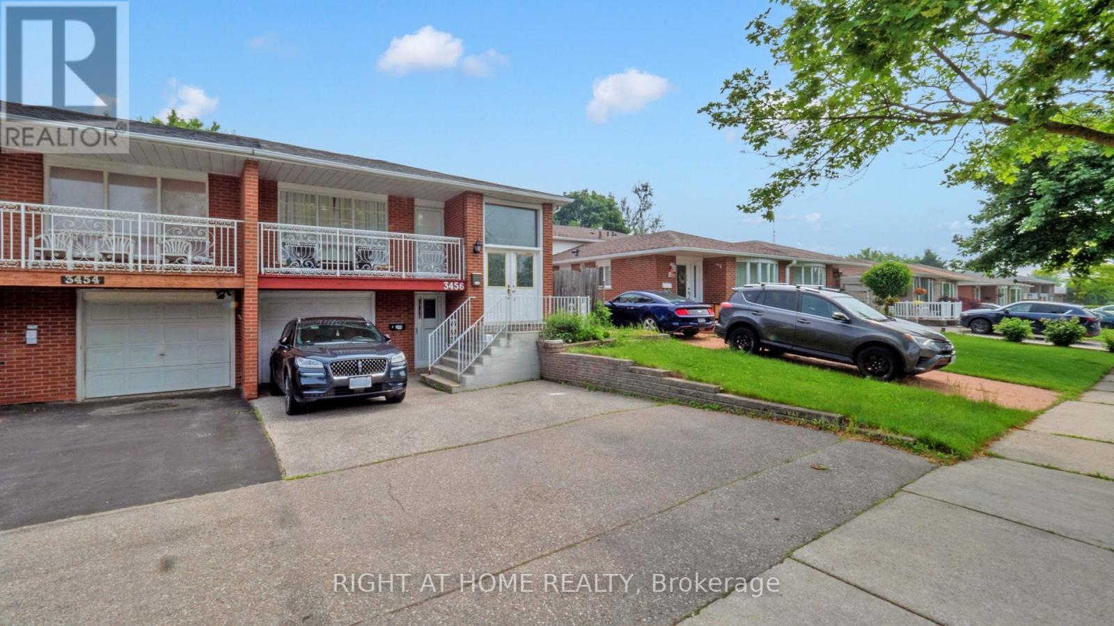 3456 Oakglade Cres, Mississauga, ON L5C 1X5