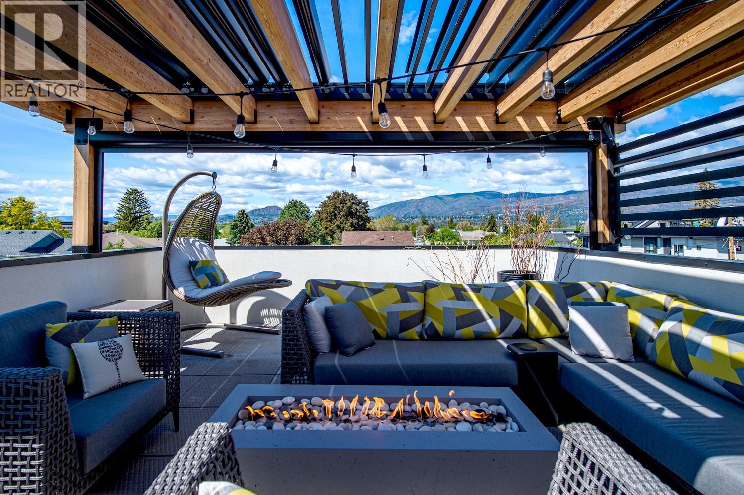 884 Patterson Ave, Kelowna, BC V1Y 7Z3