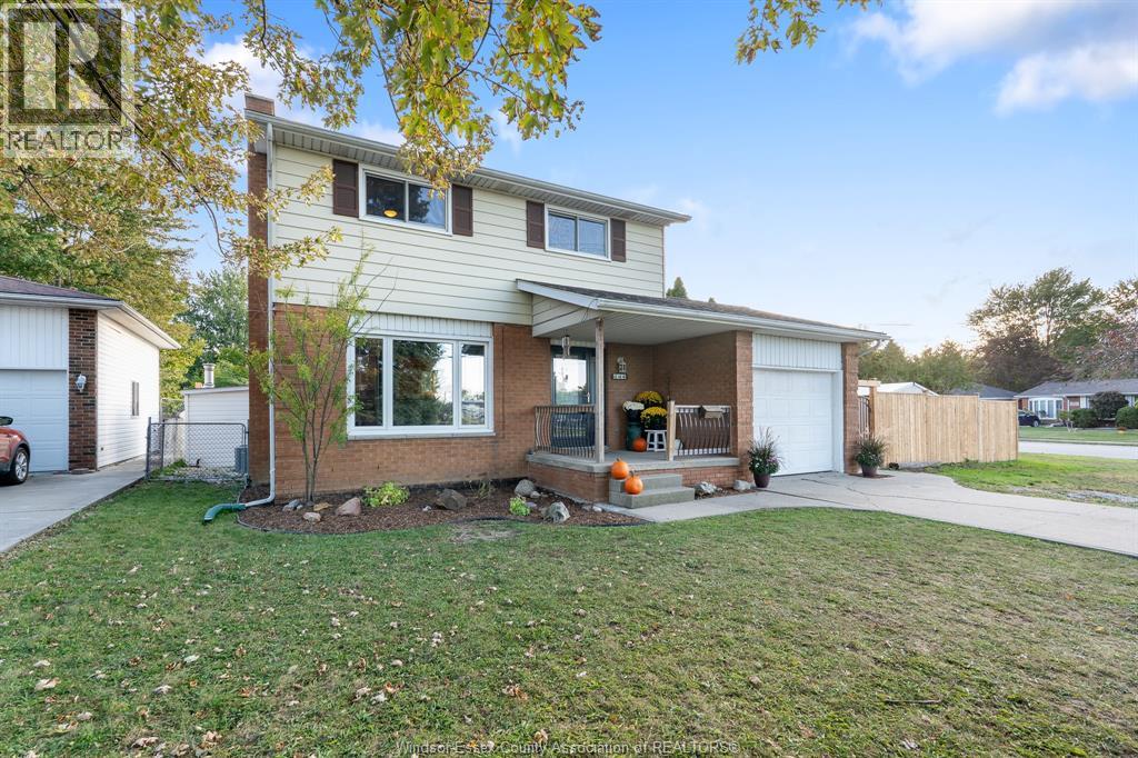 346 Maidstone Ave E, Essex, ON N8M 2K3