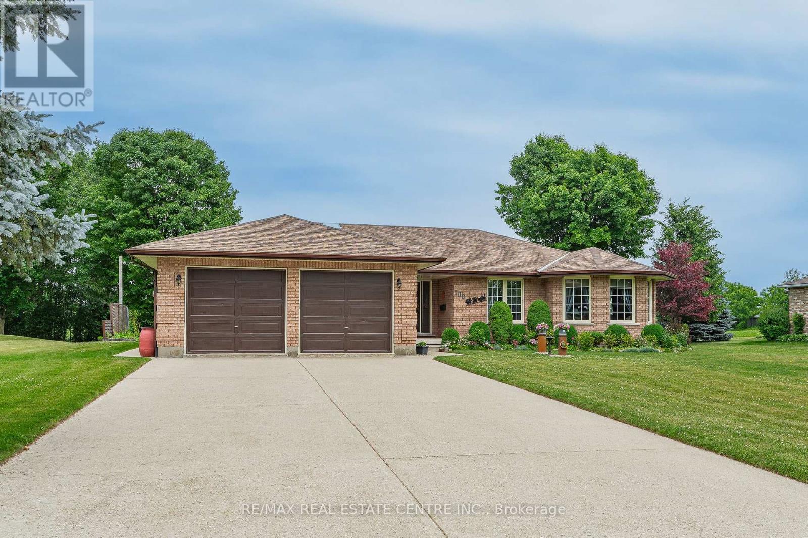 100 Baird St S, Blandford-Blenheim, ON N0J 1B0