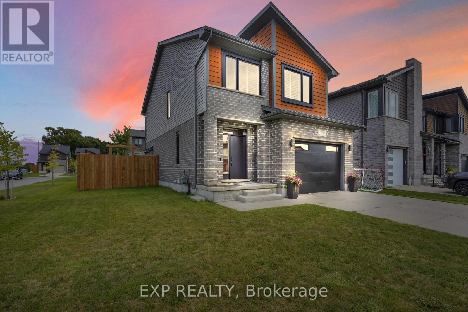 2221 Tribalwood St St, London, ON N6G 0R4