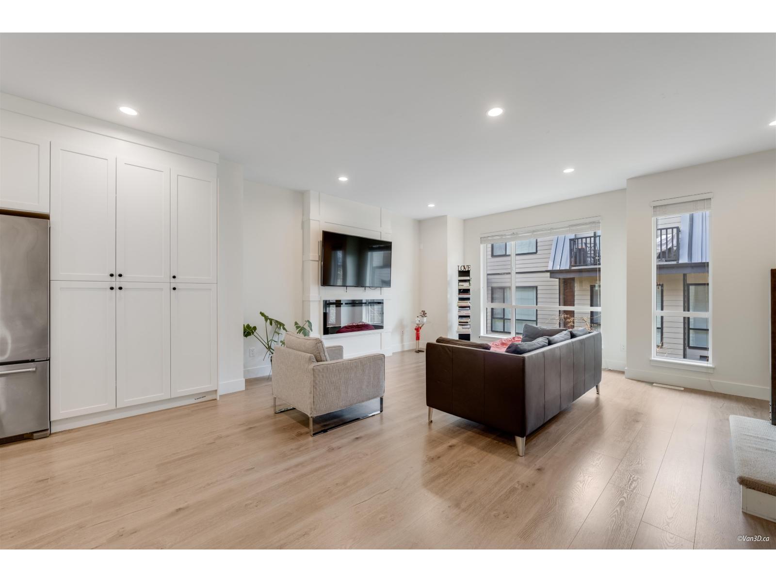 15688 28 Avenue Unit 34, Surrey, BC V3Z 0N1