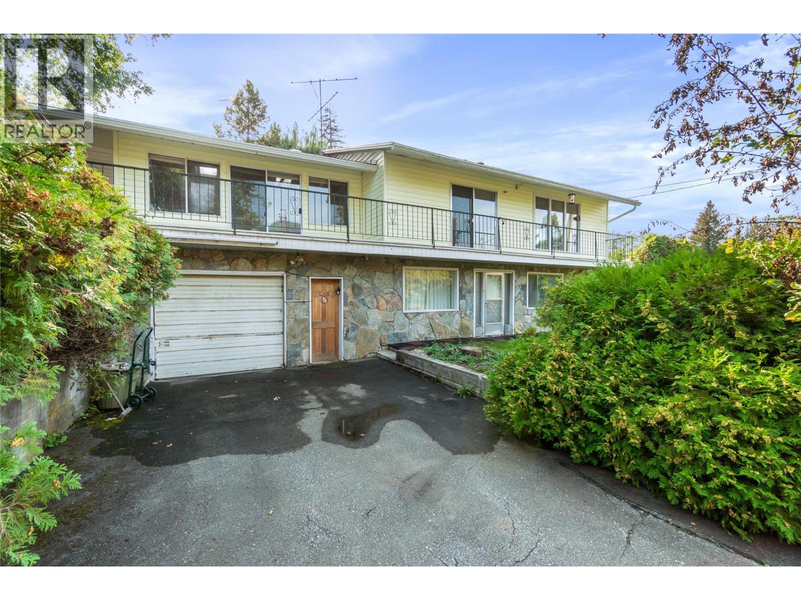 2602 Blind Bay Rd, Blind Bay, BC V0E 1H1
