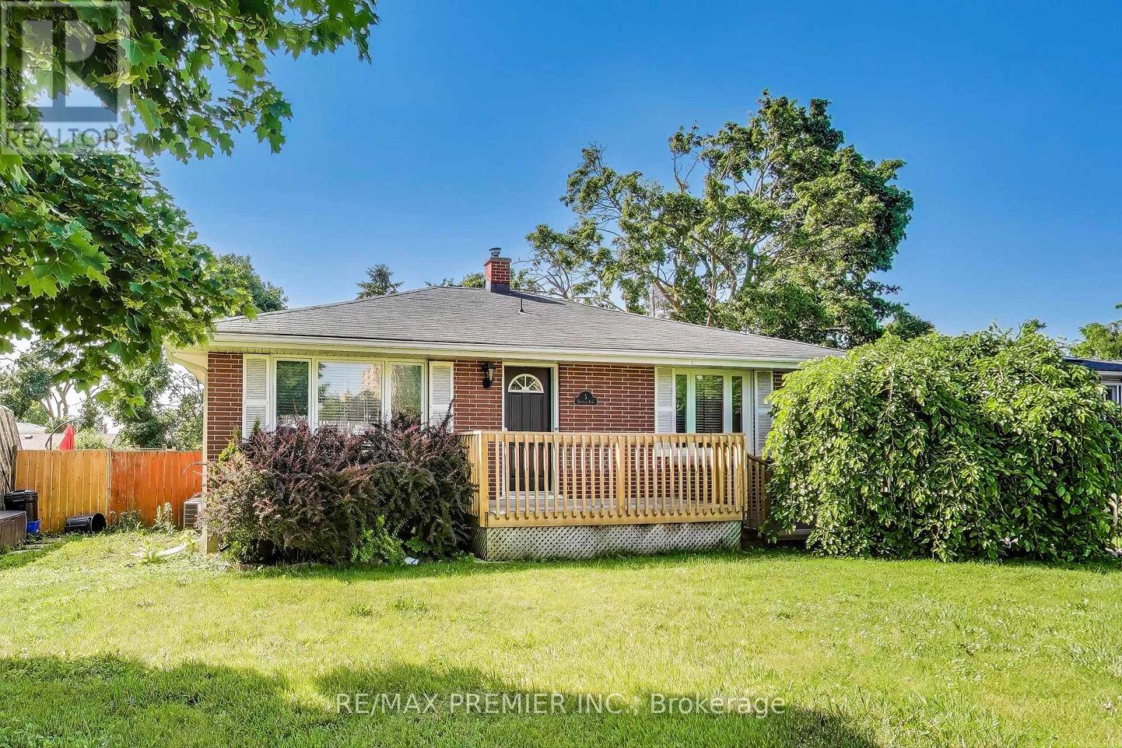 5 Golfdale Rd, Barrie, ON L4N 6R5