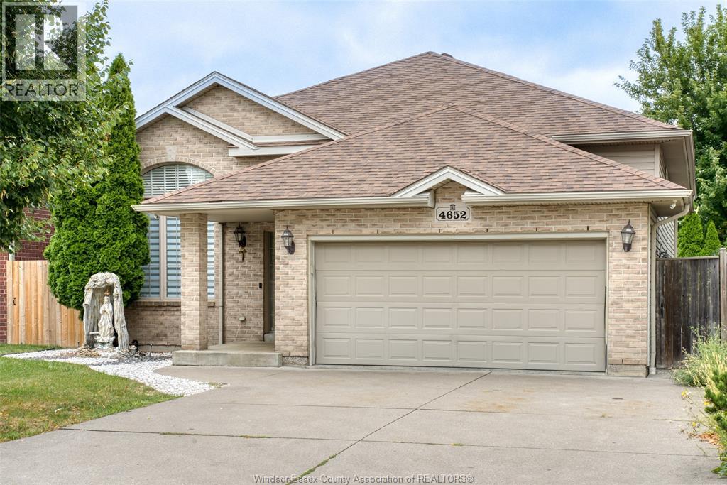 4652 Helsinki Cres, Windsor, ON N9G 3G2