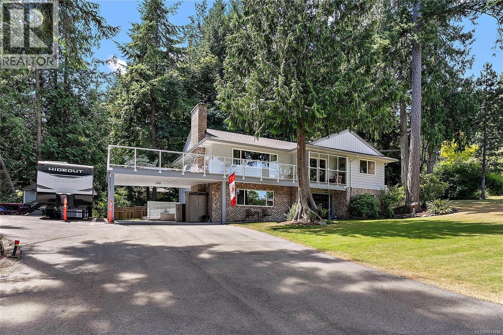 2040 Salem Ter, North Saanich, BC V8L 5J4