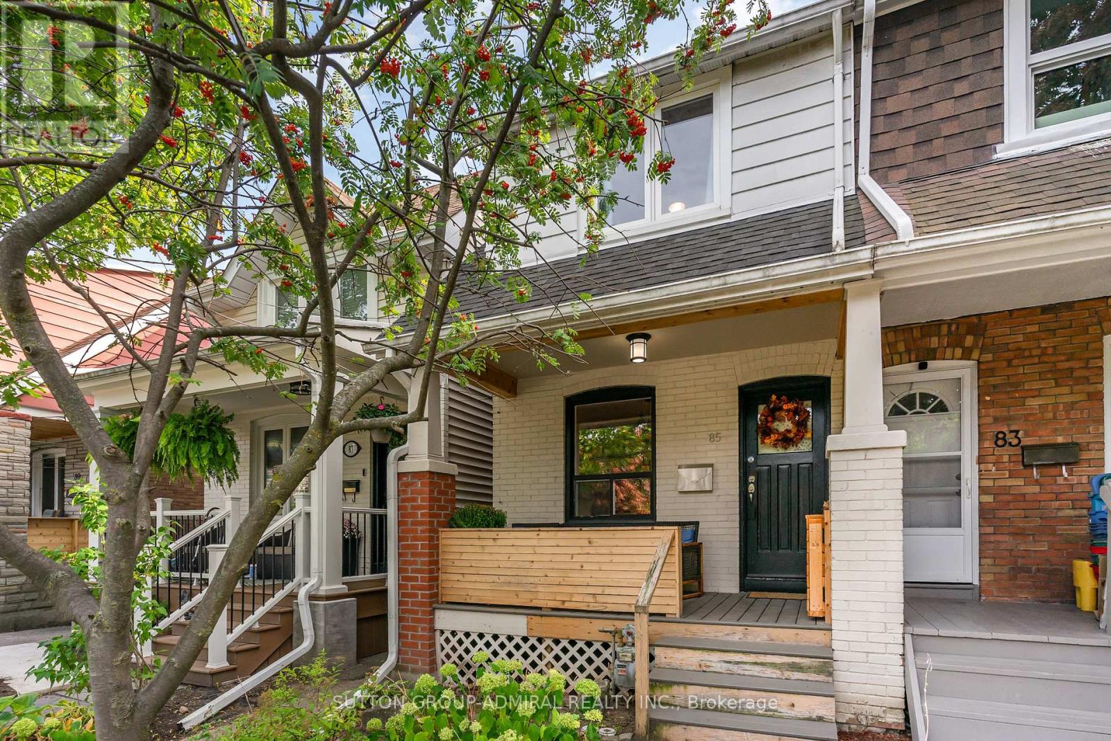 85 Newmarket Ave, Toronto, ON M4C 1W1