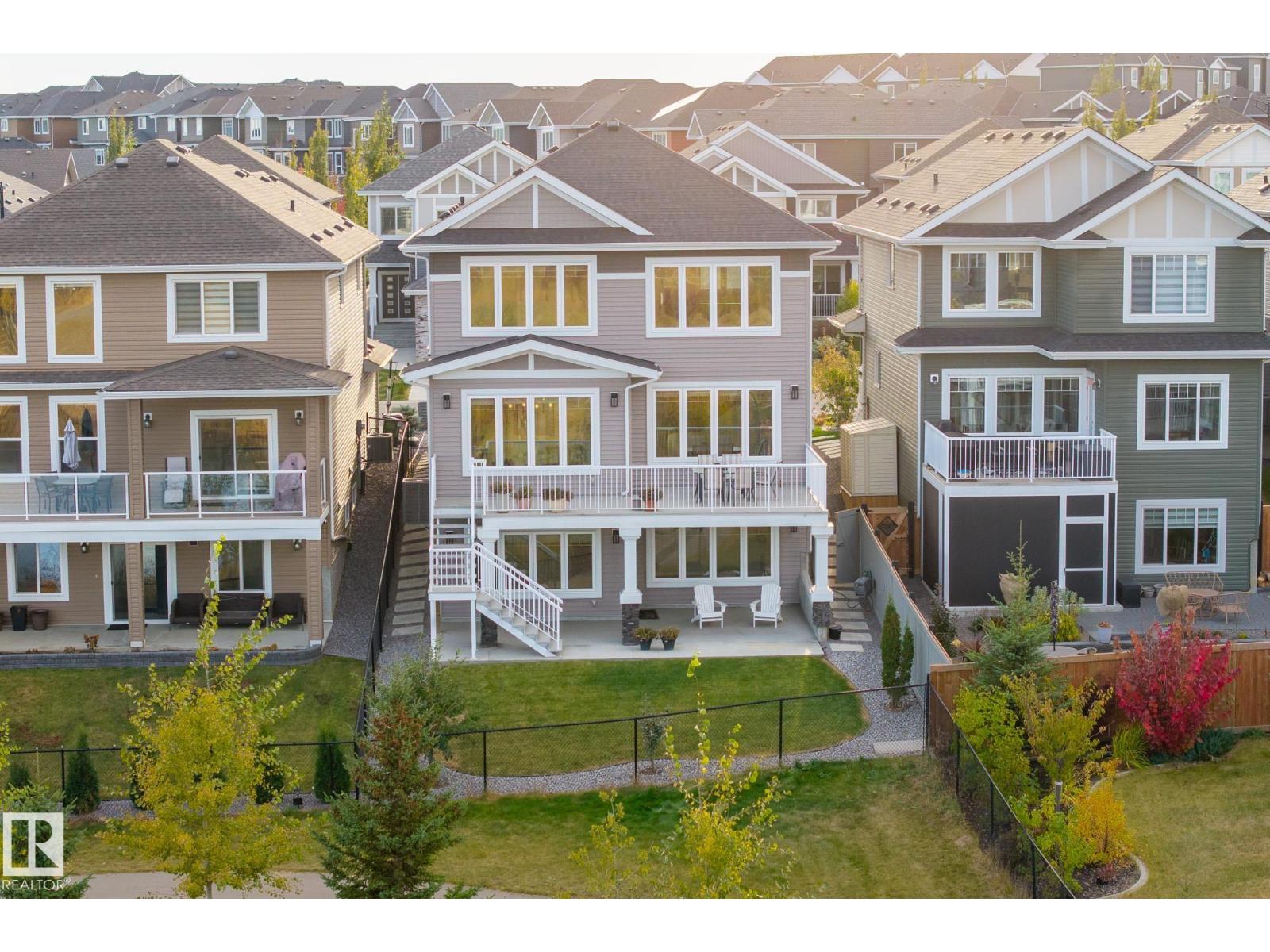 3419 Chickadee Dr NW, Edmonton, AB T5A 0L1