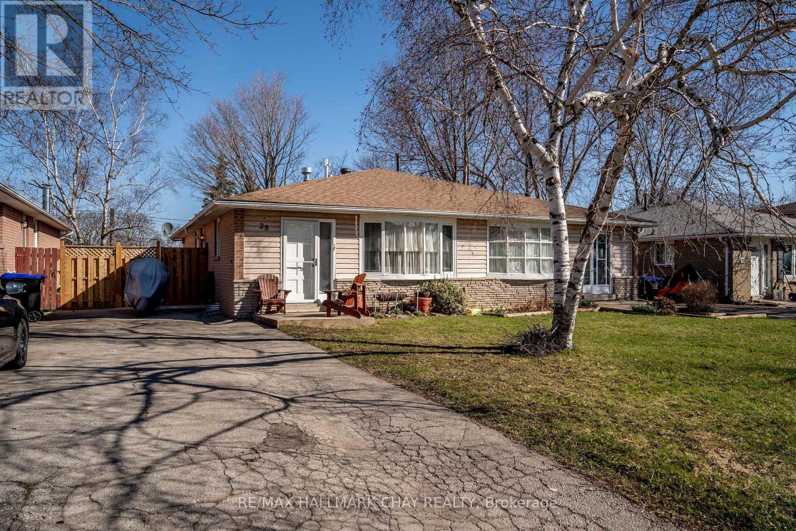 28 Brown St, New Tecumseth, ON L0G 1W0