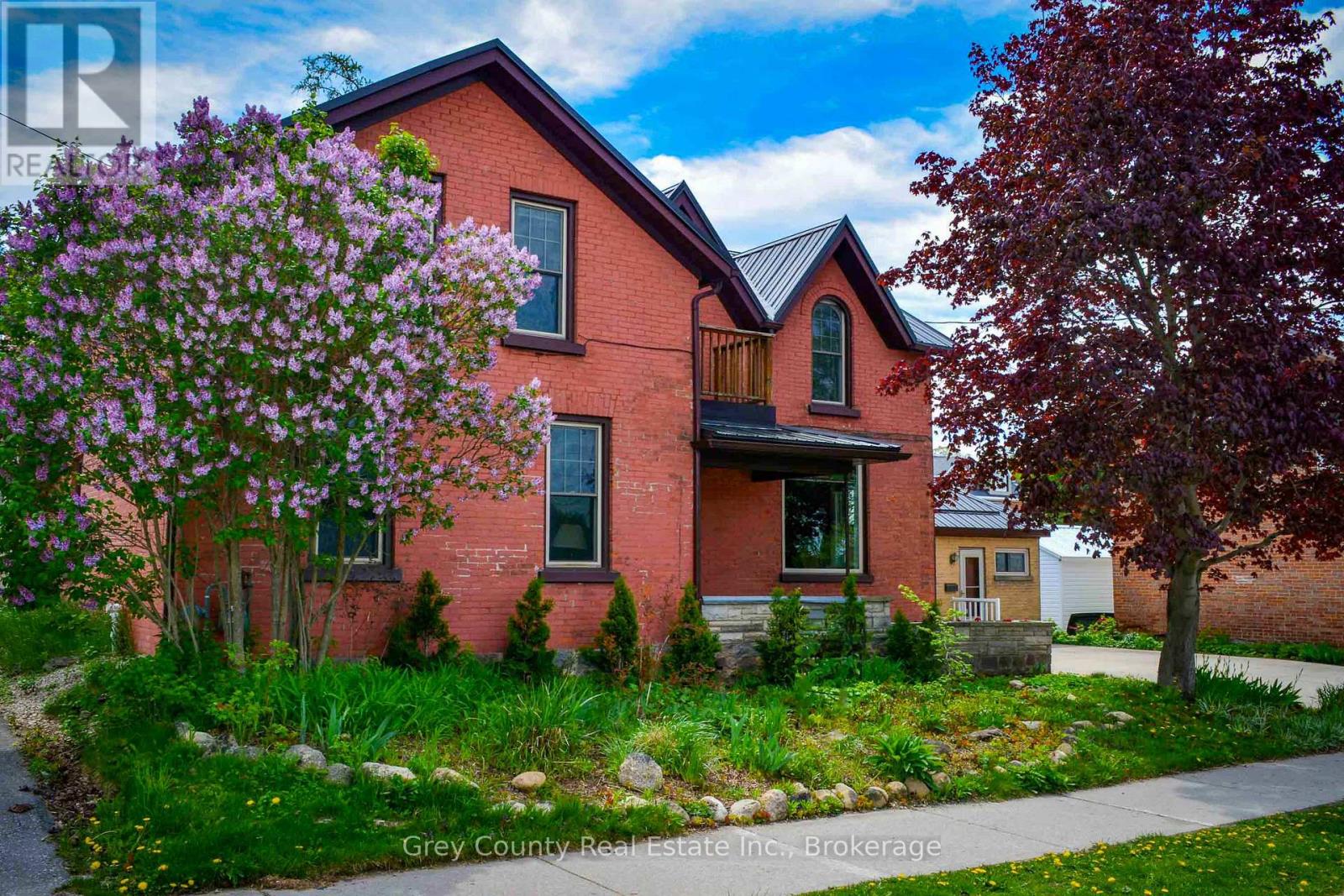27-29 Main St E, Grey Highlands, ON N0C 1H0