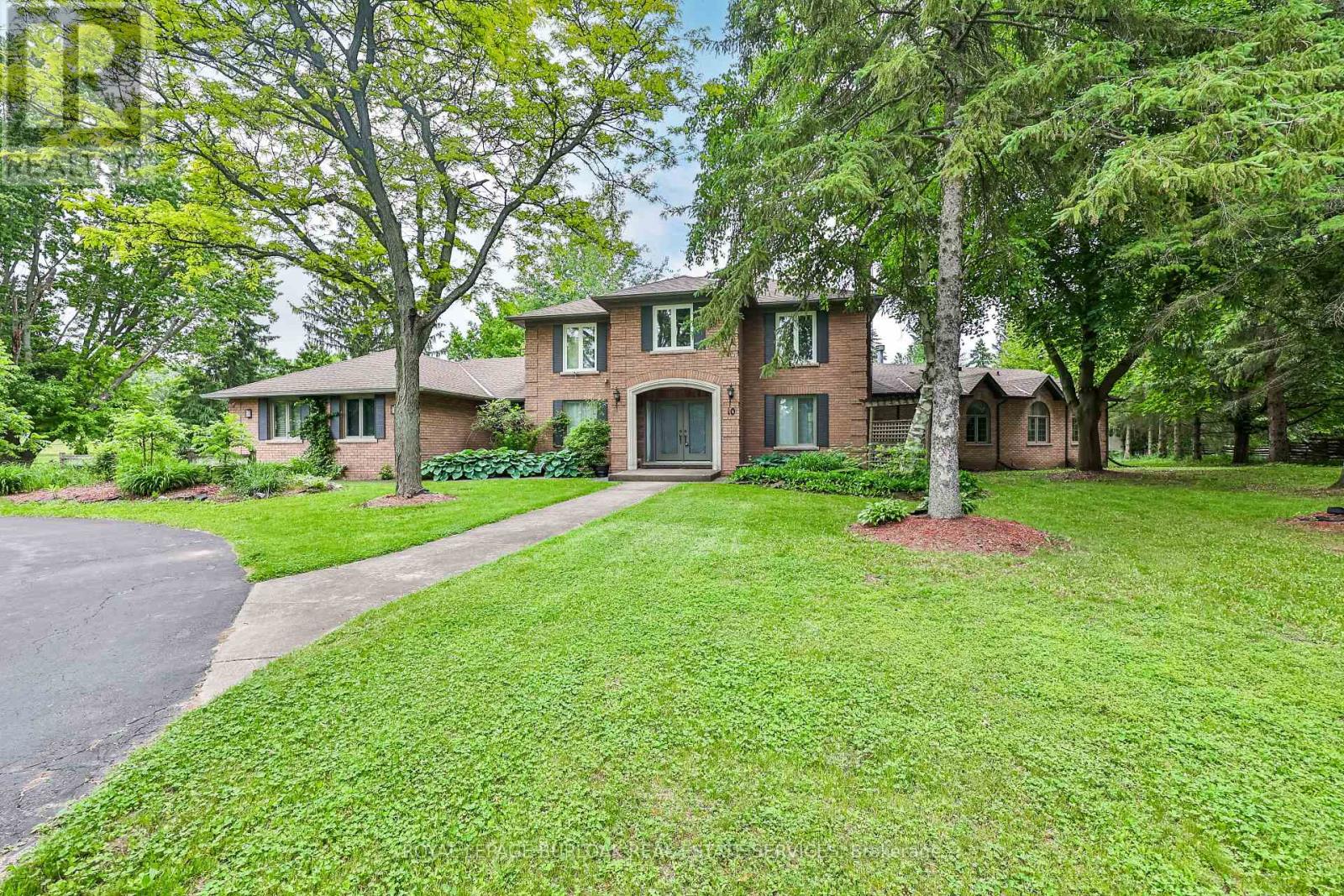 10 Karendale Cres, Hamilton Freelton, ON L0R 1K0