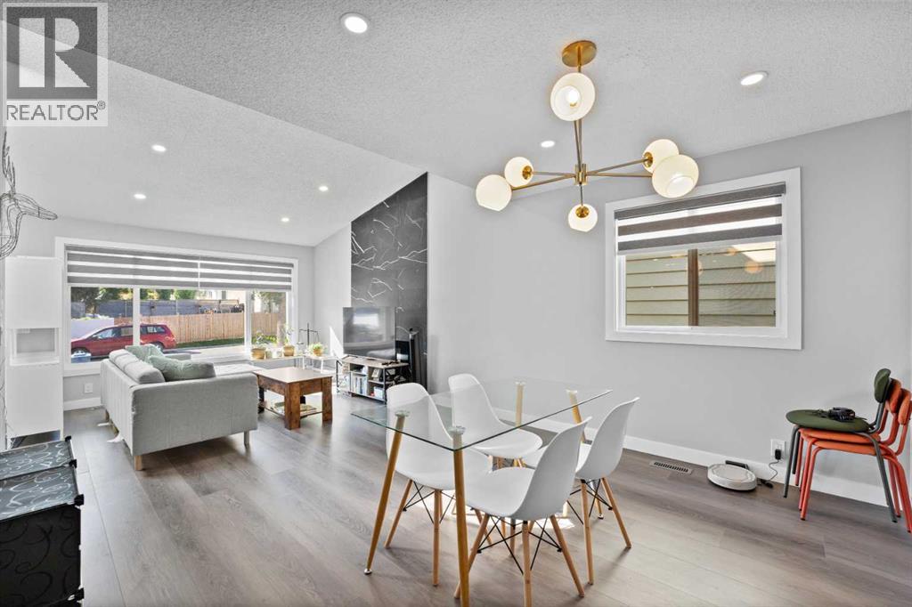 12 Cedargrove Rd SW, Calgary, AB T2W 4T9