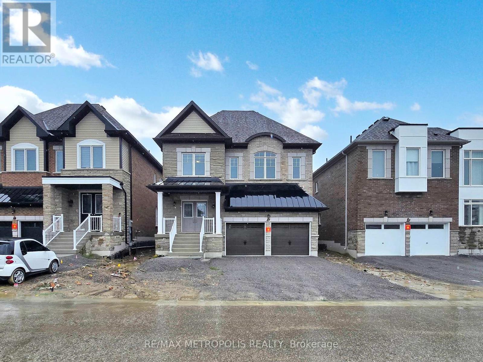 21 La Reine Ave, Richmond Hill, ON L4E 2Y8
