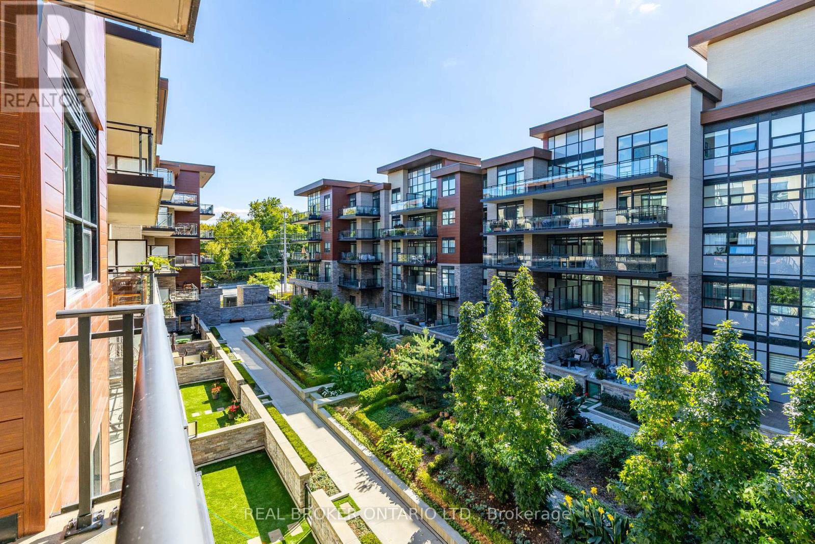 236 1575 Lakeshore Rd W, Mississauga, ON L5J 0B1
