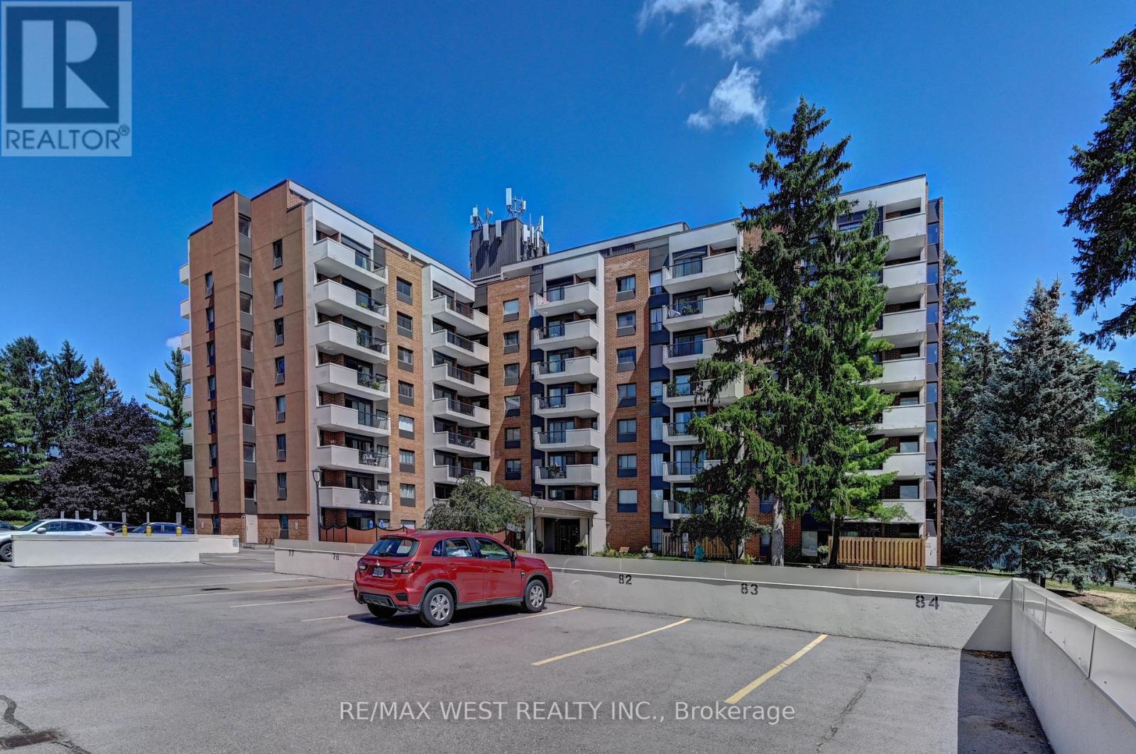 705 260 Sheldon Ave N, Kitchener, ON N2H 6P2