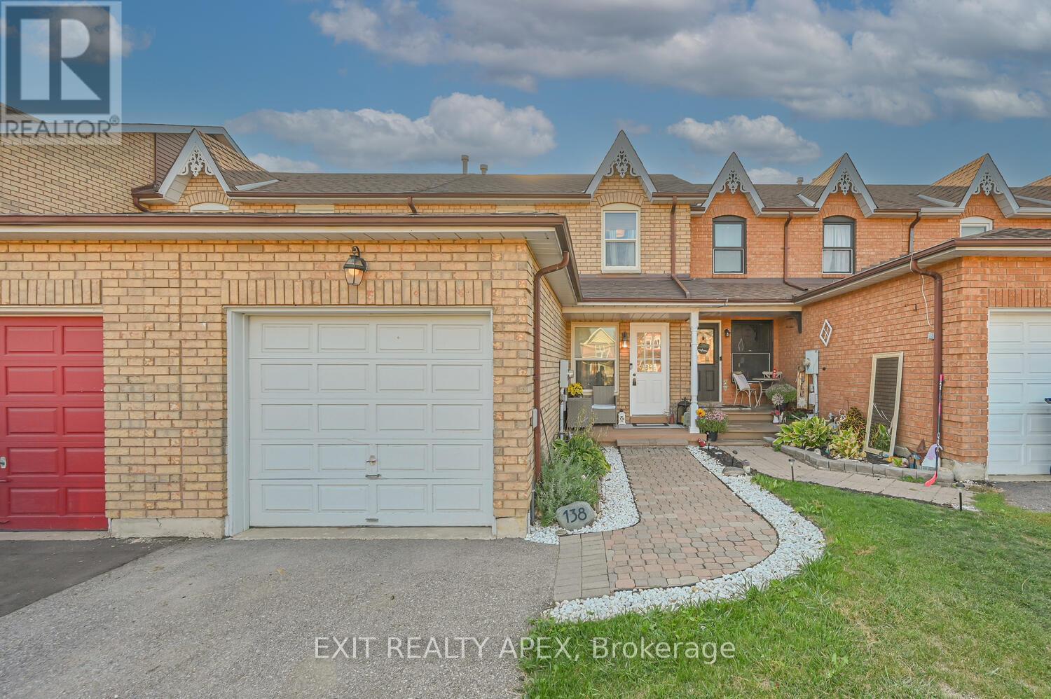138 Heydon Ave E, New Tecumseth, ON L9R 1N6