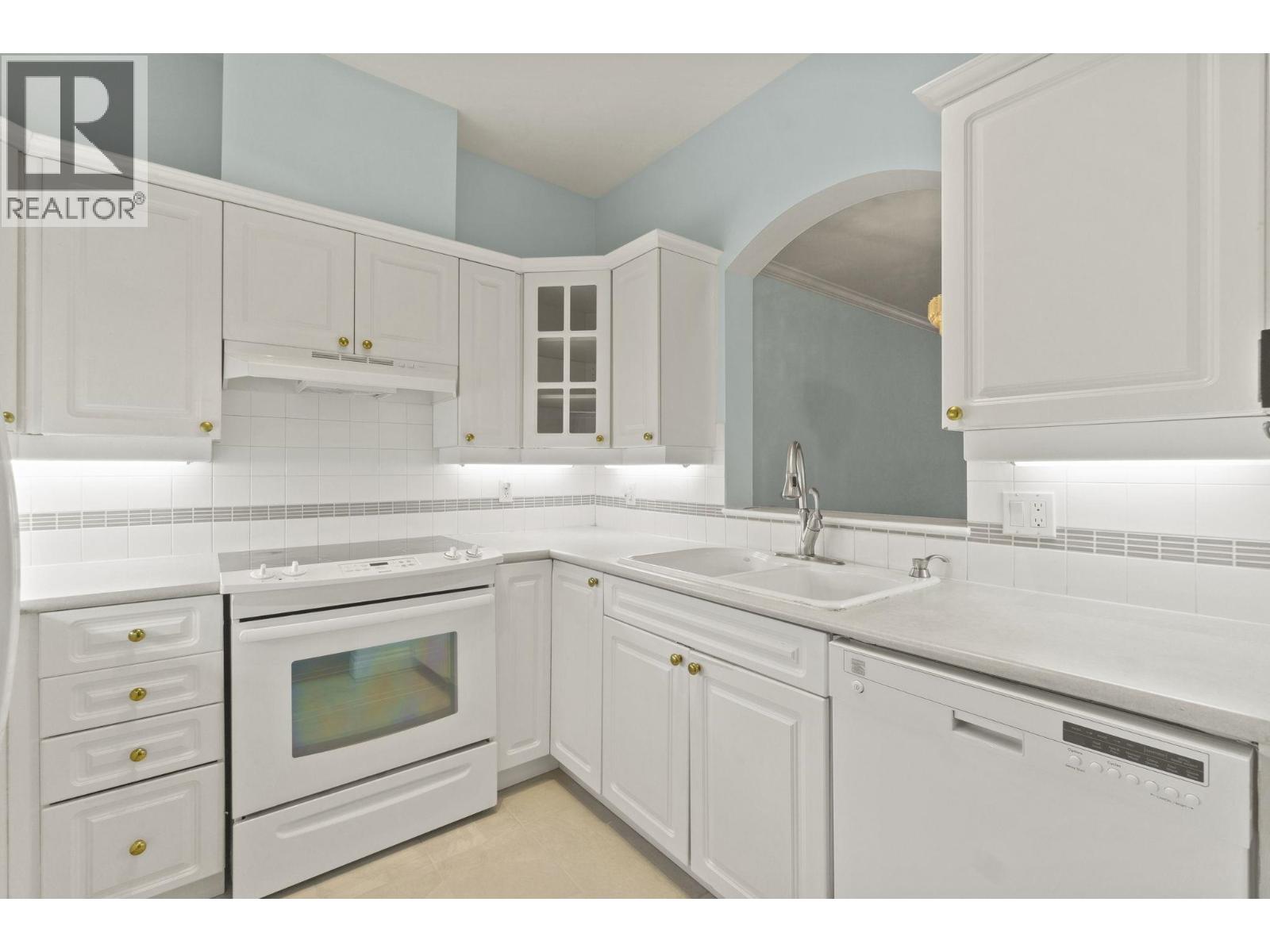 3098 Guildford Way Unit 130, Coquitlam, BC V3B 7W8