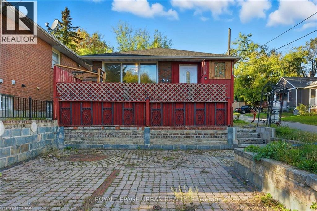 34 Gale Cres, St. Catharines, ON L2R 3K9