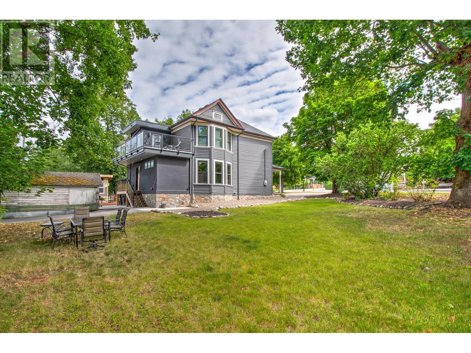 3102 Pleasant Valley Rd, Vernon, BC V1T 4L3