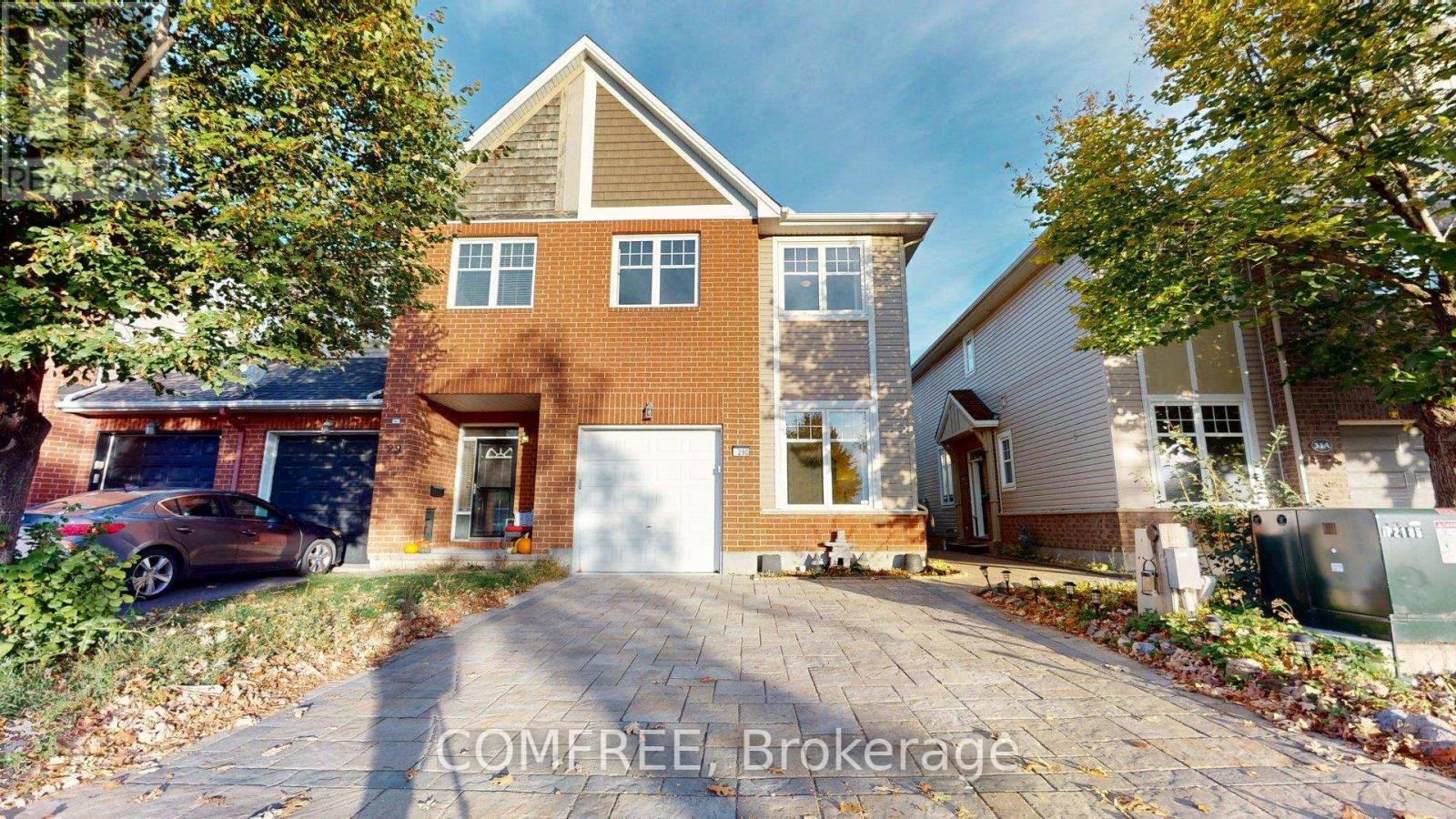 29 Cresthaven Dr #d, Ottawa, ON K2G 6T8