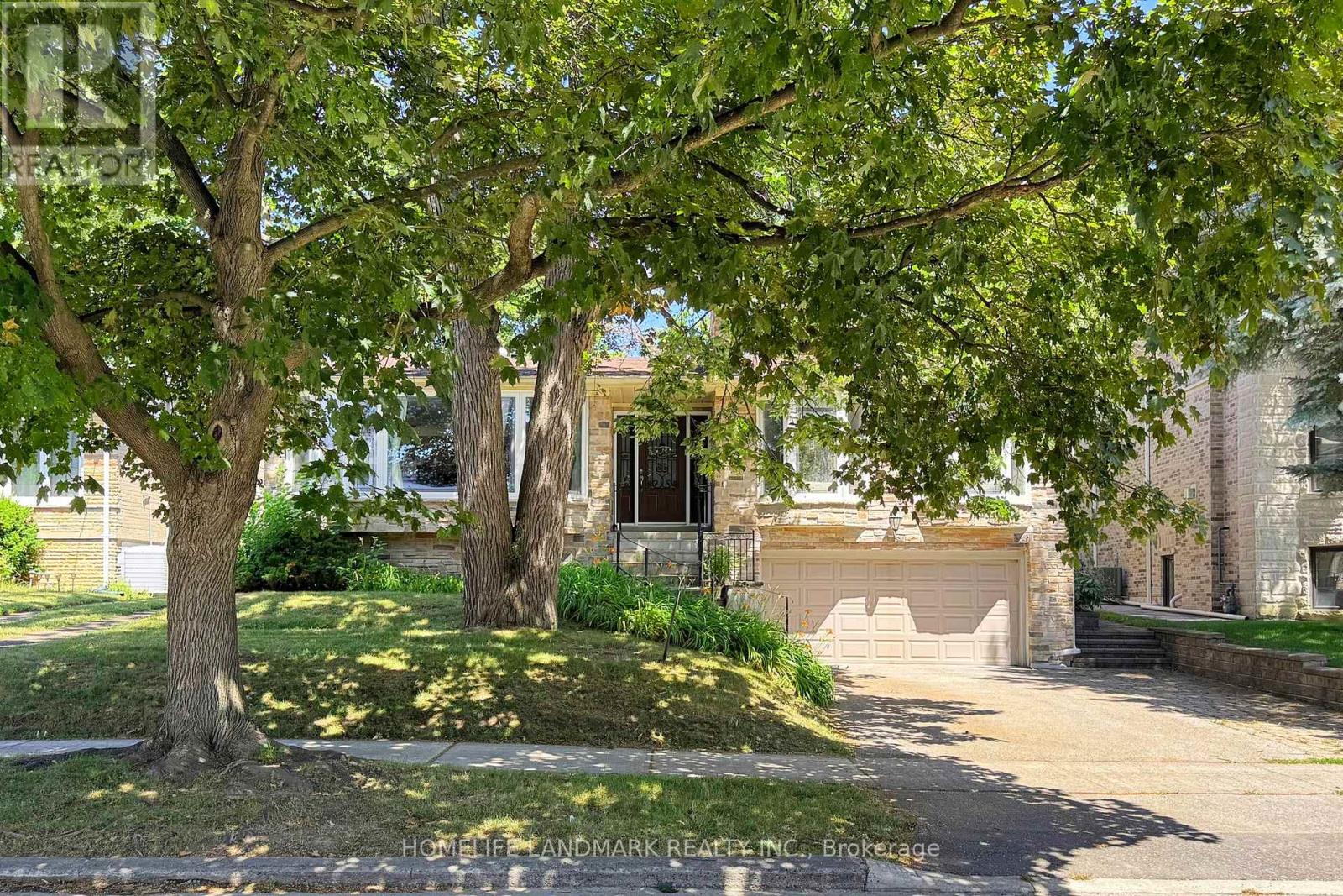 61 Whittaker Cres, Toronto, ON M2K 1K9