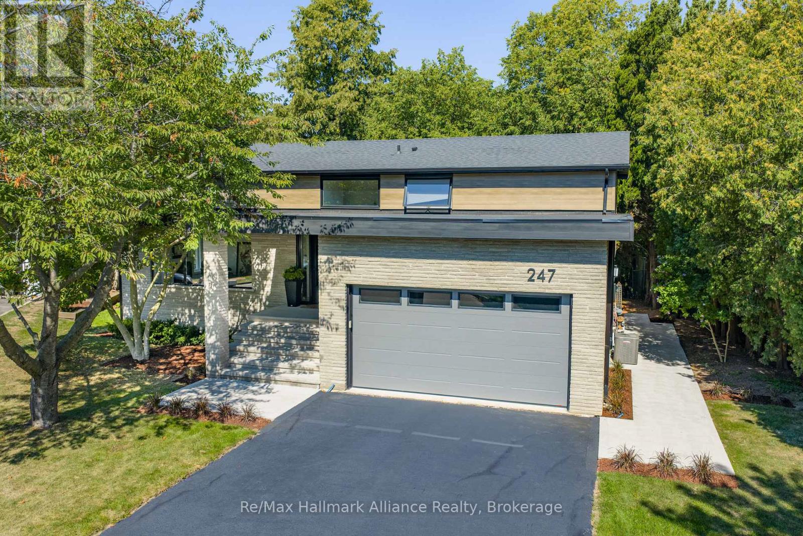247 Willowridge Ct, Oakville, ON L6L 5J1
