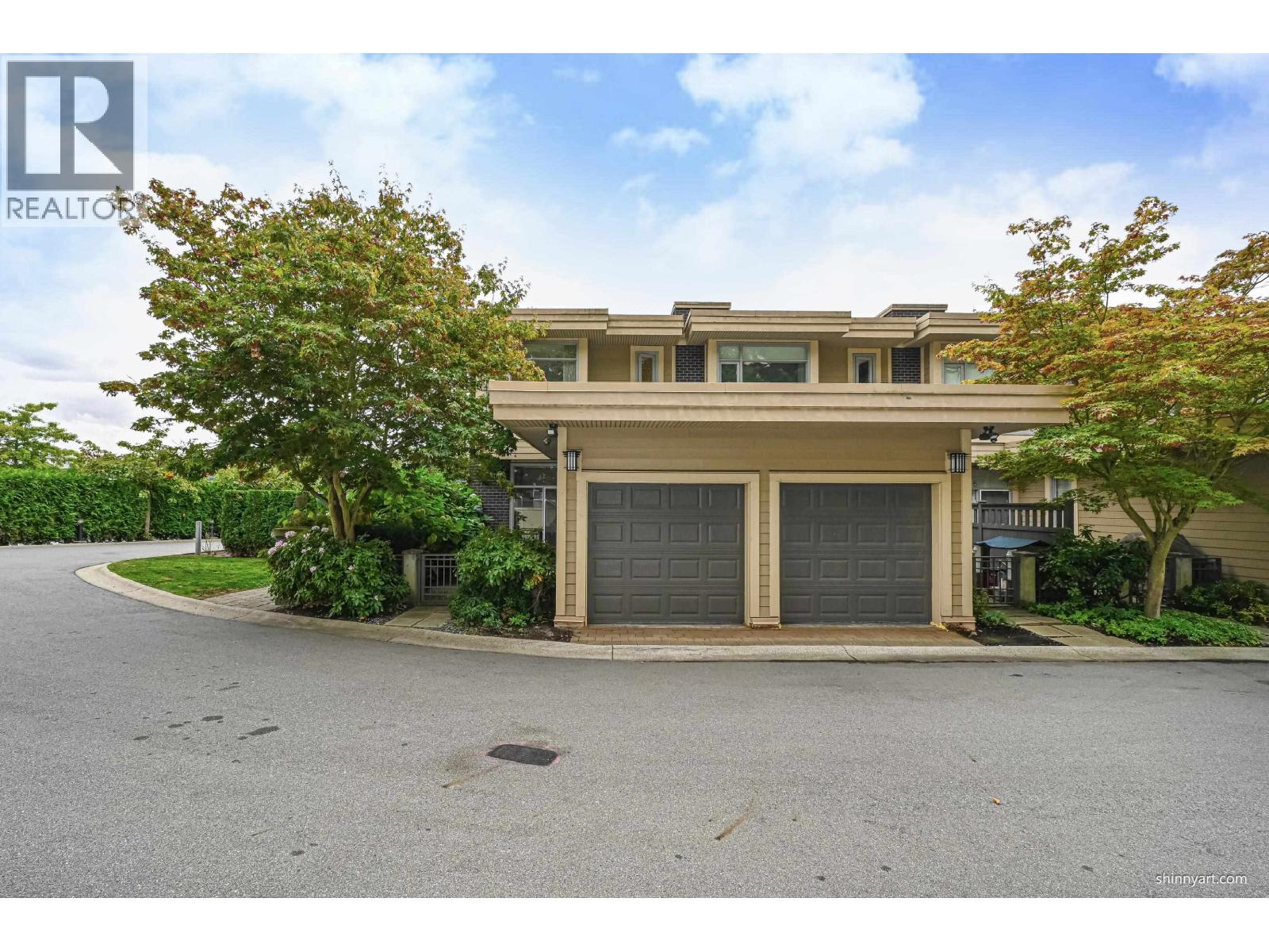4923 Dawson St, Burnaby, BC V5C 0G1