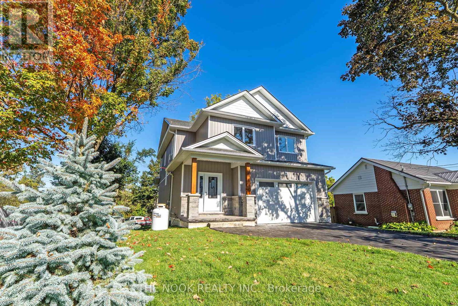 50 Russell St E, Kawartha Lakes Lindsay, ON K9V 2A6