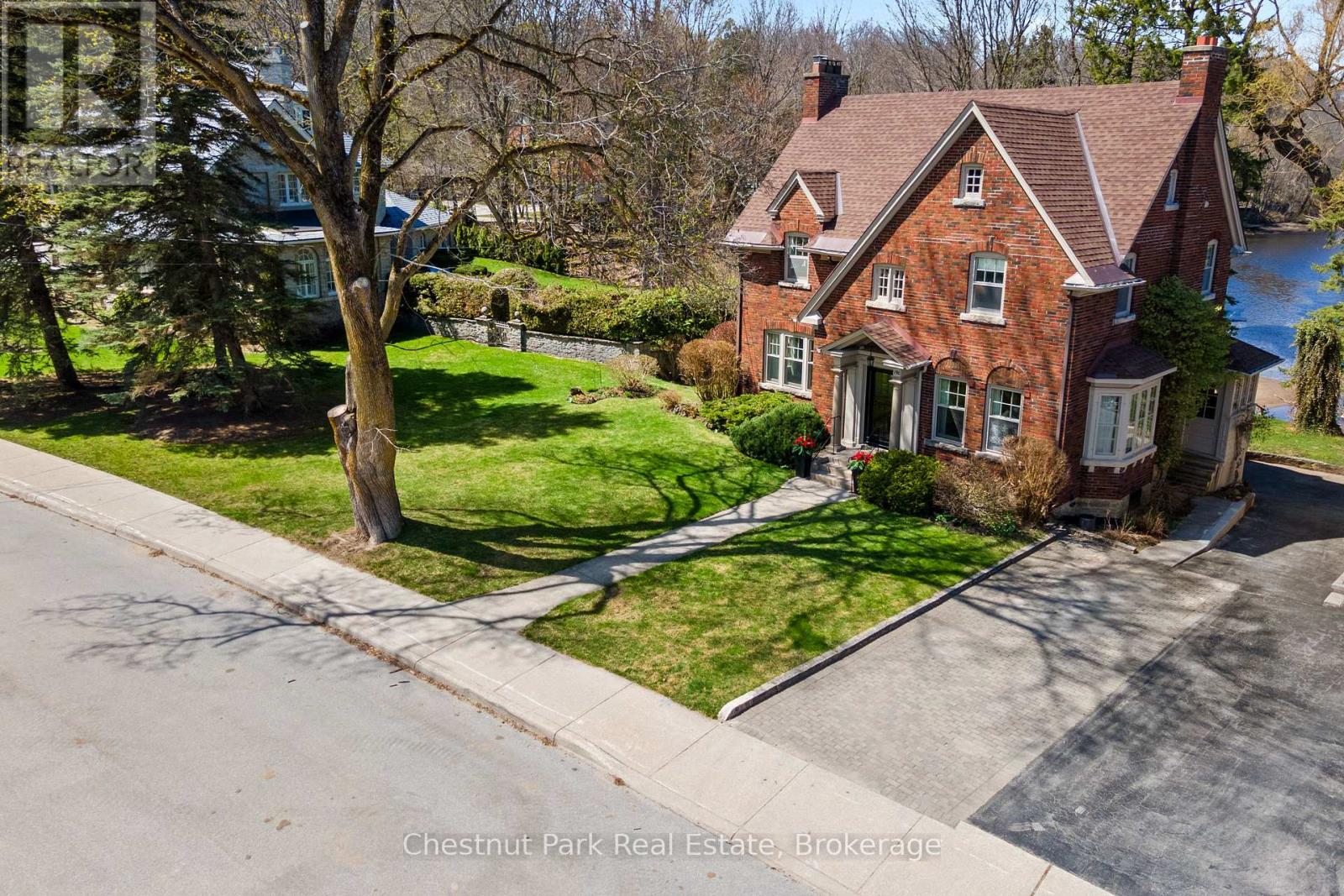 190 4th Street West, Owen Sound, ON N4K 3J9