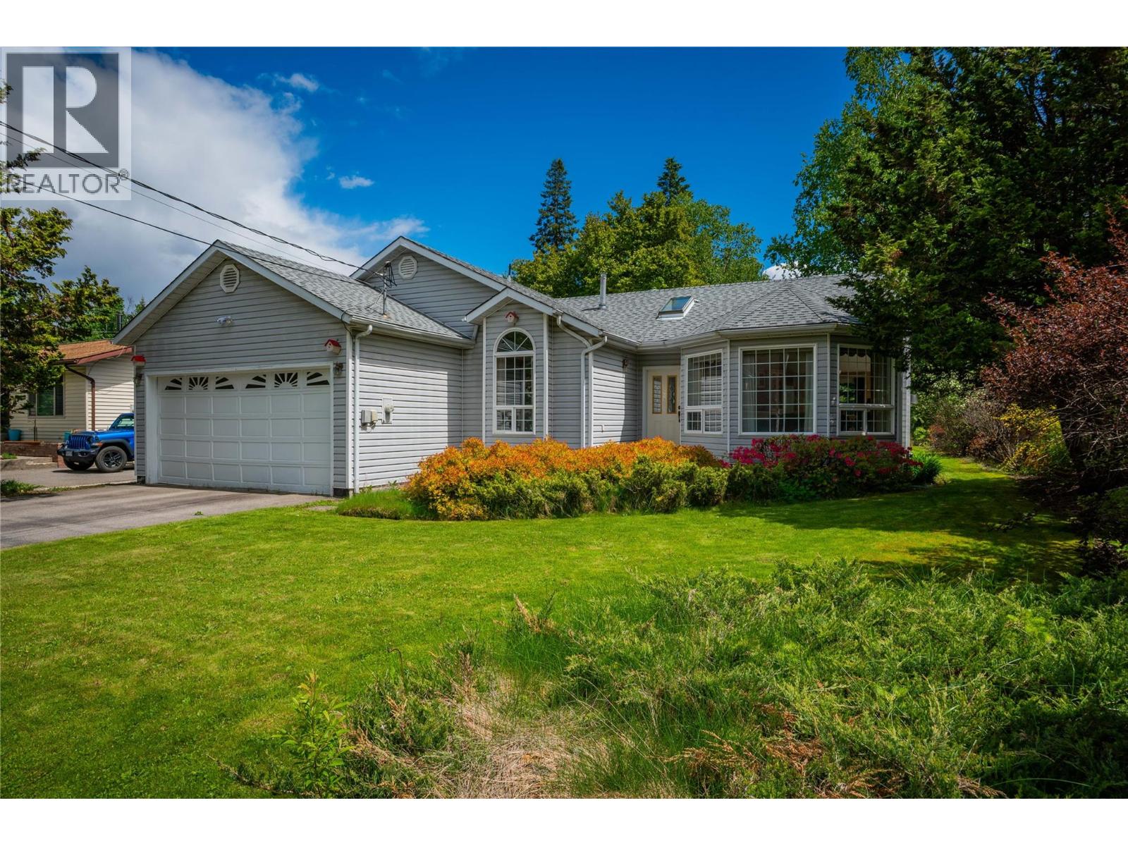 2718 Fir Dr, South Slocan, BC V0G 2G1
